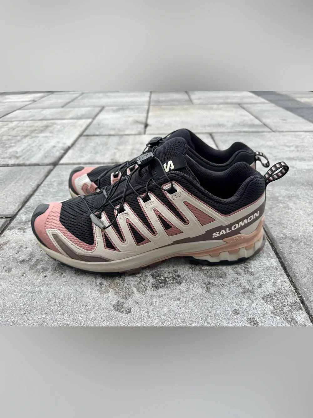 Salomon worn only
